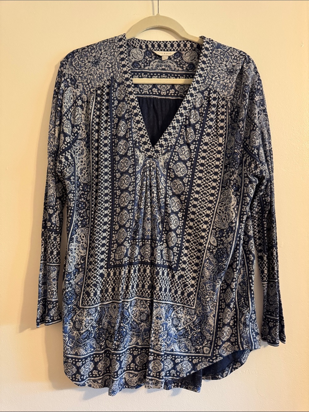 Lucky Brand Navy and White Printed V-Neck Long Sleeve Top